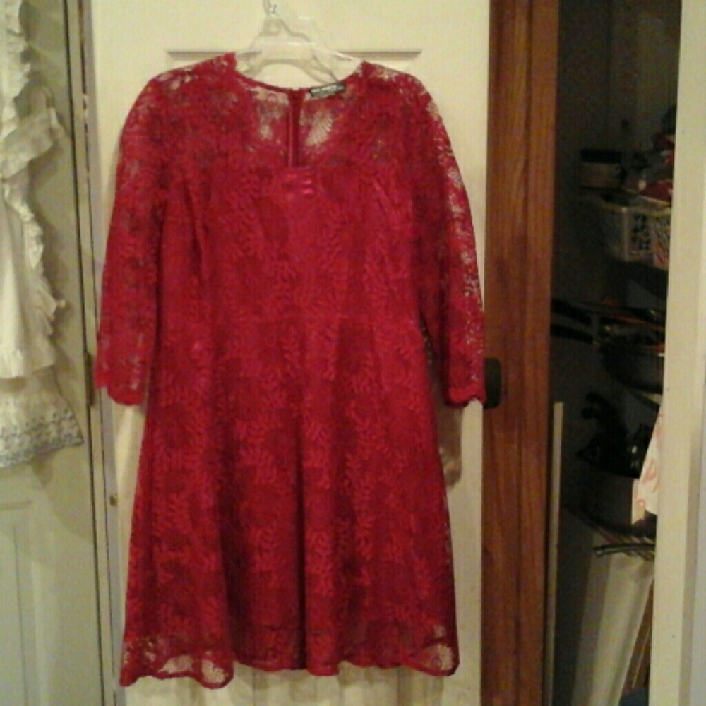 Red lace dress with inner ling